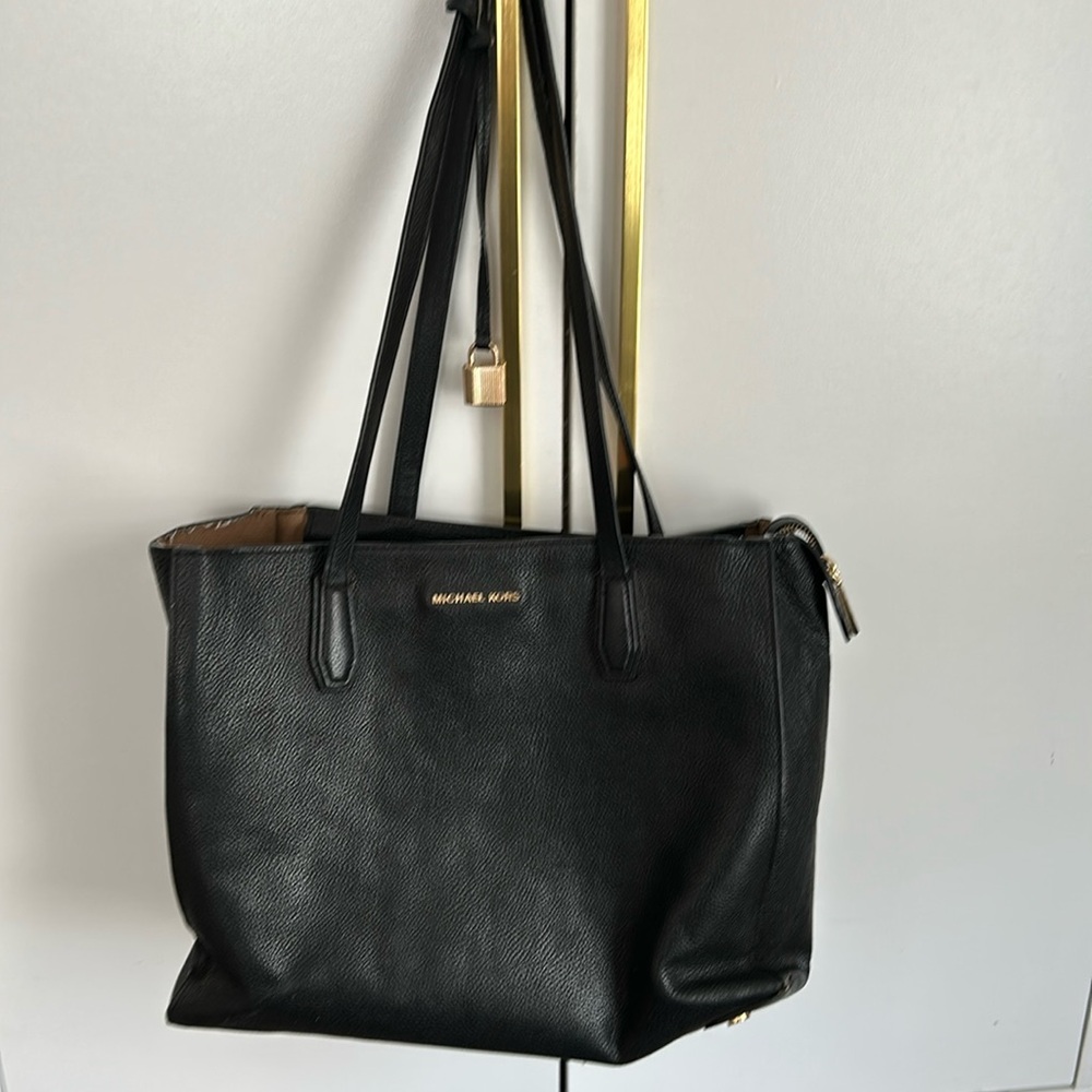 Michael Kors black large/medium tote